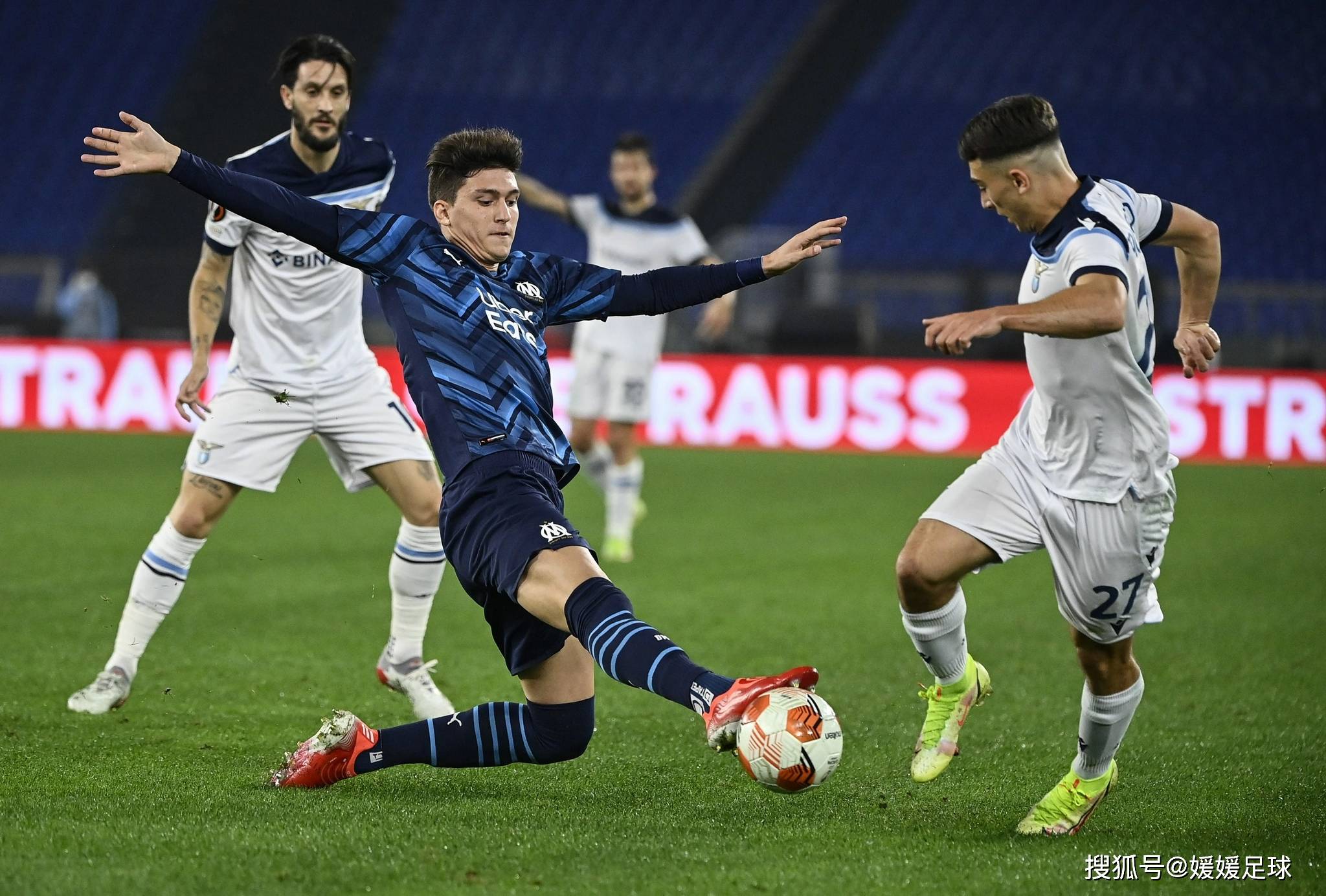 包含荷甲清晨走向成谜，比利亚雷亚尔回应争议，信心回归，赛季目标并未改变的词条